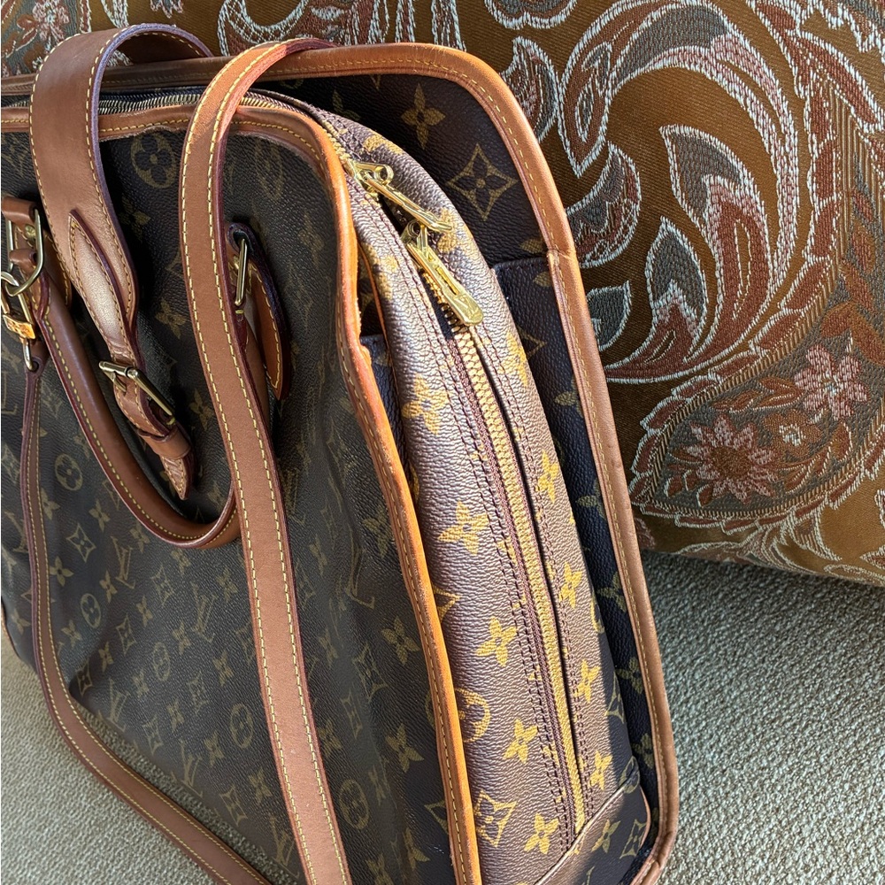 Louis Vuitton Rivoli Business Monogram Elegant - Unisex - Picture 15 of 17